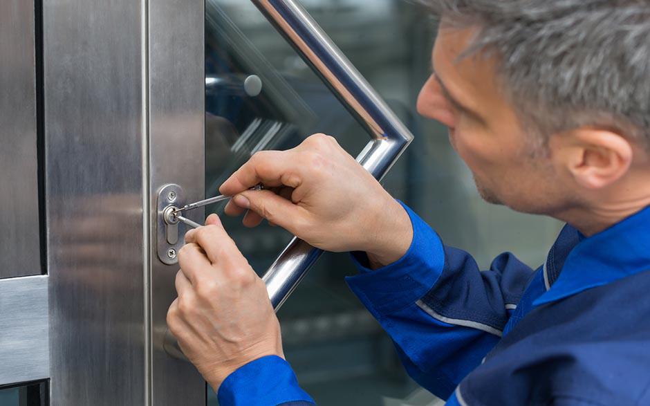 soigneux serrurier ouverture de porte Paris 1